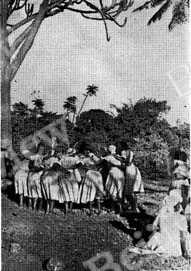 
タンガニーカ音頭を踊るチャガ族の娘たち
